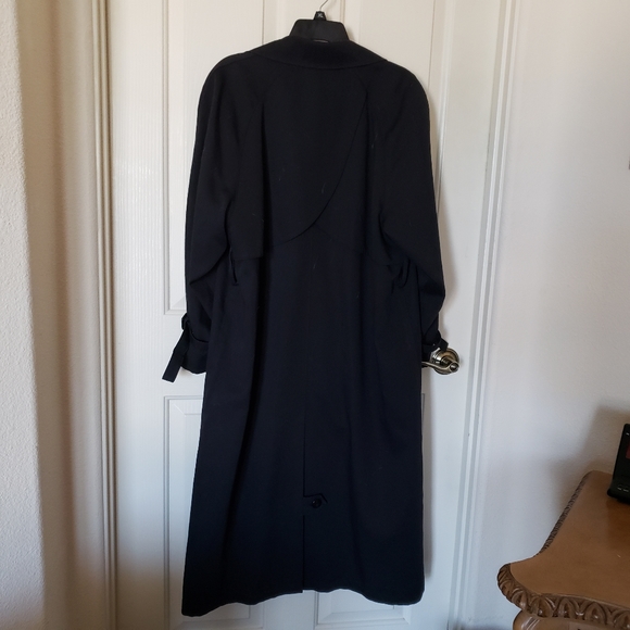 London Fog trench coat size 8P, GUC - Picture 2 of 4